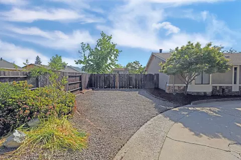 437 Peppertree Ln, Redding, CA 96003 photo 17