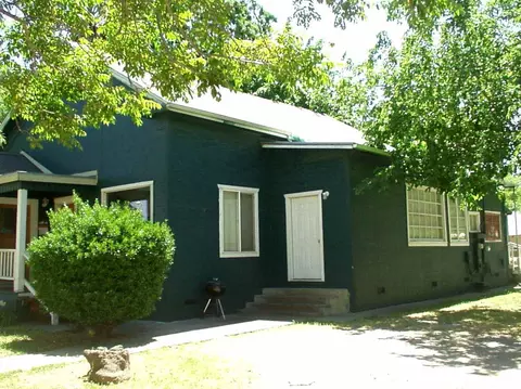 533 Oak St, Red Bluff, CA 96080 photo 2