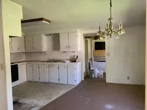 17745 Peterson Ln, Redding, CA 96003 photo 3
