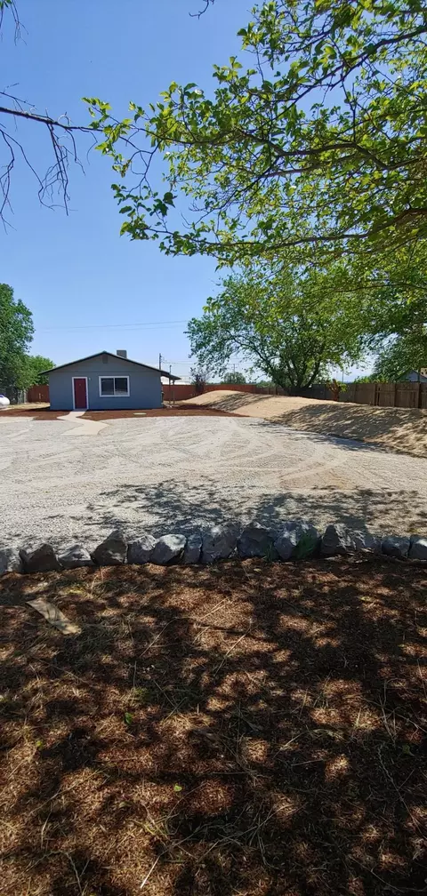 20143 Jill Ln, Redding, CA 96003 photo 2