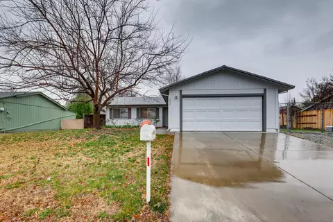 392 Rosewood Dr, Redding, CA 96003 photo 1