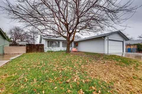 392 Rosewood Dr, Redding, CA 96003 photo 2