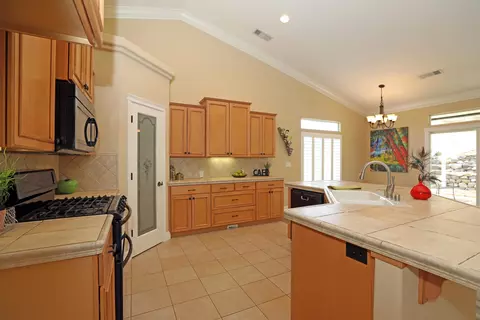 562 River Park Dr, Redding, CA 96003 photo 8