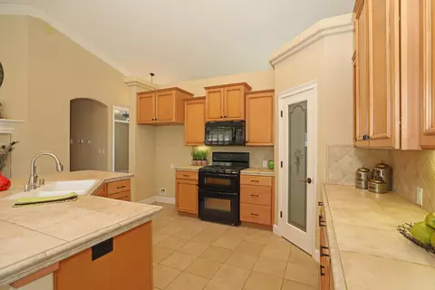 562 River Park Dr, Redding, CA 96003 photo 7