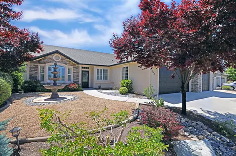 562 River Park Dr, Redding, CA 96003 photo 2