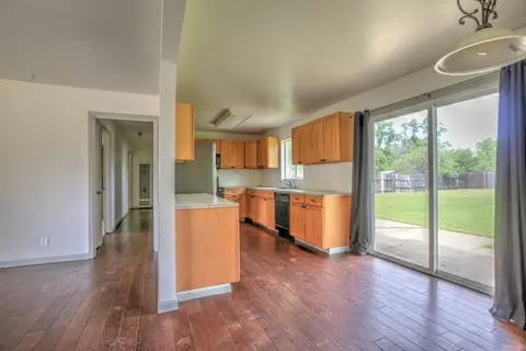 3130 Sacramento Dr, Redding, CA 96001 photo 2