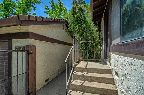 780 Flower Ash Ln, Redding, CA 96003 photo 2