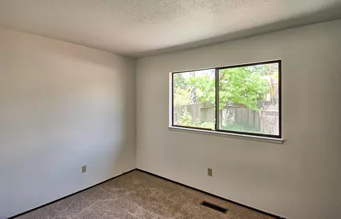 780 Flower Ash Ln, Redding, CA 96003 photo 10