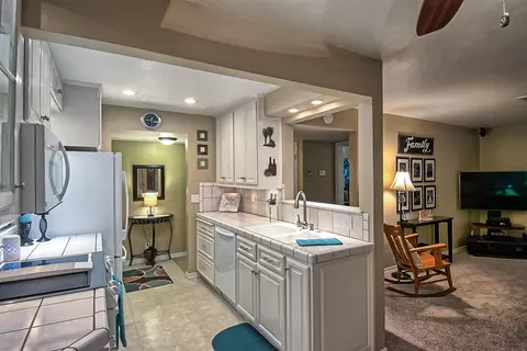 7066 White Oak Dr, Anderson, CA 96007 photo 3