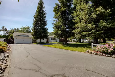 3768 Cheryl Dr, Redding, CA 96002 photo 2