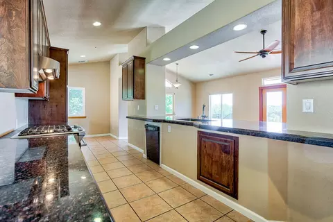 2570 Snow Ln, Redding, CA 96003 photo 4