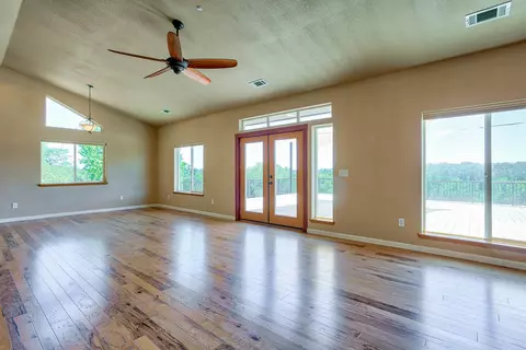 2570 Snow Ln, Redding, CA 96003 photo 3