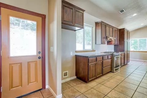 2570 Snow Ln, Redding, CA 96003 photo 13