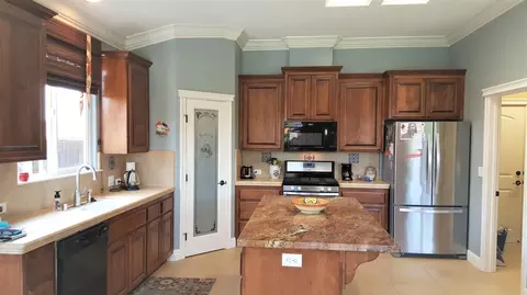 688 Durango Way, Redding, CA 96003 photo 6