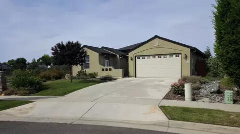 688 Durango Way, Redding, CA 96003 photo 2
