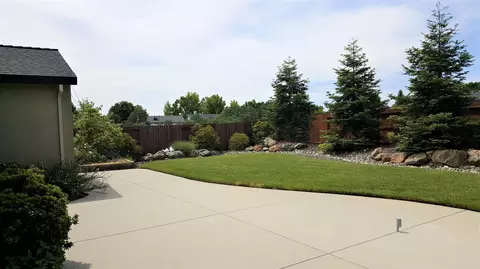 688 Durango Way, Redding, CA 96003 photo 23