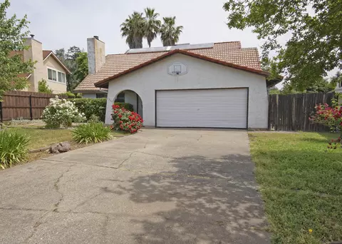 1272 Hawthorne, Redding, CA 96002 photo 2