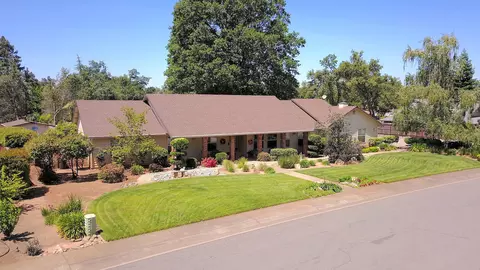 4596 Alta Camino Dr, Redding, CA 96002 photo 2