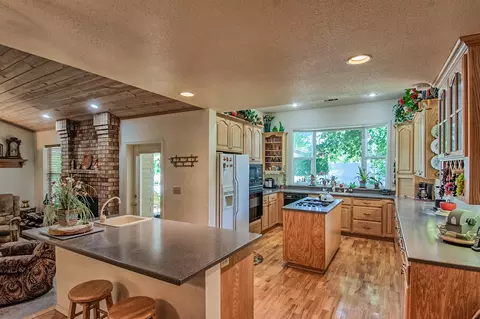 4596 Alta Camino Dr, Redding, CA 96002 photo 11