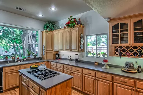 4596 Alta Camino Dr, Redding, CA 96002 photo 12