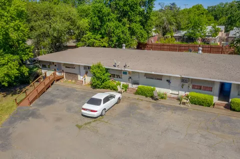 1126 Gold St, Redding, CA 96001 photo 6
