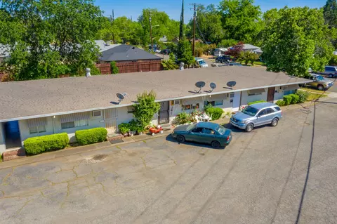 1126 Gold St, Redding, CA 96001 photo 1