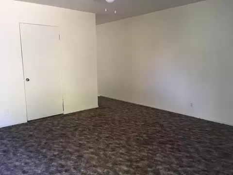 1126 Gold St, Redding, CA 96001 photo 5
