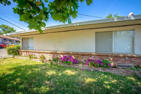1126 Gold St, Redding, CA 96001 photo 8