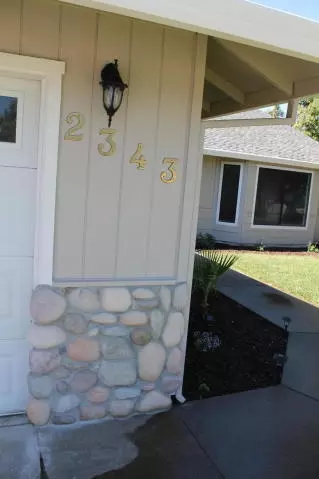 2343 Candlewood Dr, Redding, CA 96003 photo 2