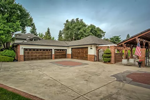 4340 Saratoga Dr, Redding, CA 96002 photo 8
