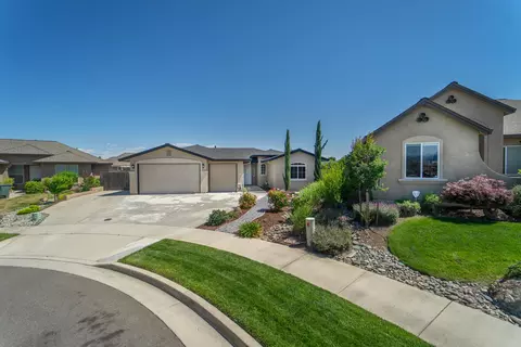 771 Rogue River Way, Redding, CA 96003 photo 3