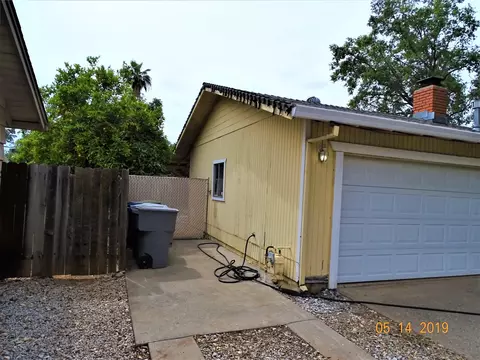 1818 Lindeena Ln, Redding, CA 96002 photo 2