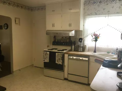 875 South St, Redding, CA 96001 photo 4