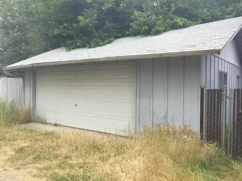 875 South St, Redding, CA 96001 photo 13