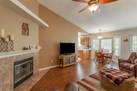 4954 Tralee Ln, Redding, CA 96001 photo 4