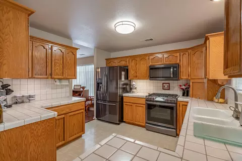 4954 Tralee Ln, Redding, CA 96001 photo 5