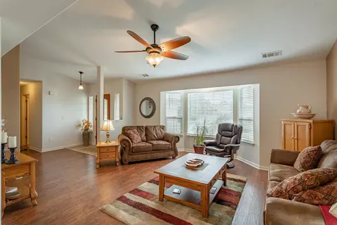 4954 Tralee Ln, Redding, CA 96001 photo 2
