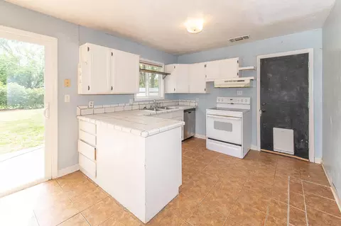 2943 Kenco Ave, Redding, CA 96002 photo 3