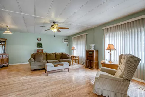 20019 Sylvia Ln, Redding, CA 96002 photo 1