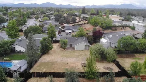 1062 Partridge Dr, Redding, CA 96003 photo 3