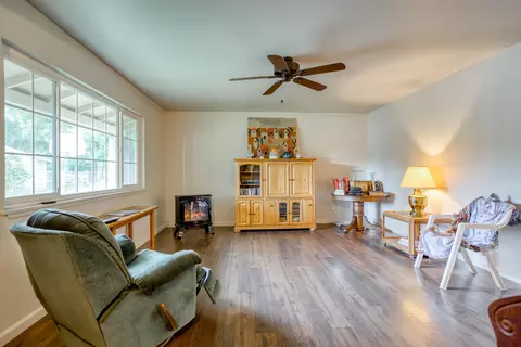 2880 Sacramento Dr, Redding, CA 96001 photo 3