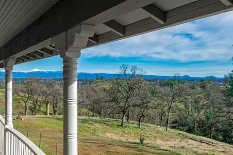 22399 Mirror Valley Ln, Redding, CA 96003 photo 3