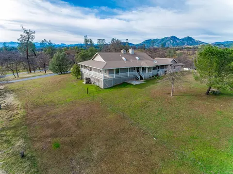 22399 Mirror Valley Ln, Redding, CA 96003 photo 2