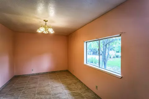 7701 Thistle Ln, Redding, CA 96002 photo 11