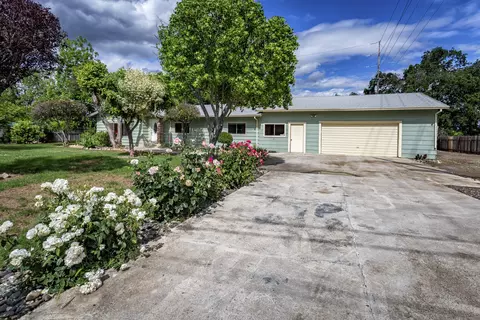 7701 Thistle Ln, Redding, CA 96002 photo 1