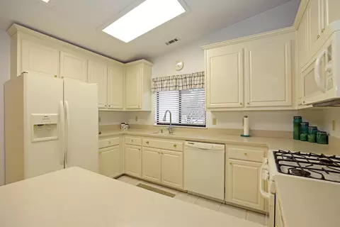 2171 Osprey Ln, Redding, CA 96003 photo 3