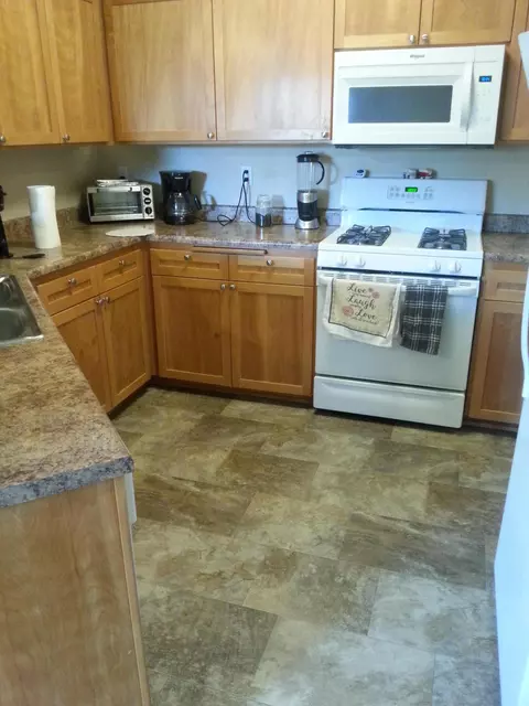 660 Buckthorn Dr, Redding, CA 96003 photo 8