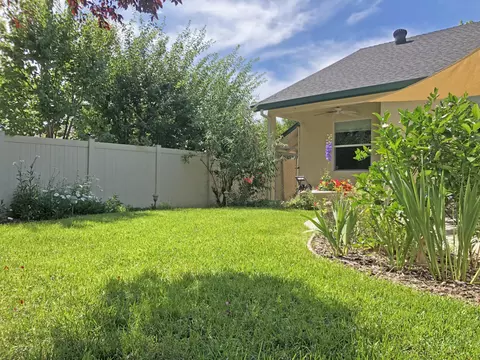 2161 Cadjew St, Redding, CA 96003 photo 8