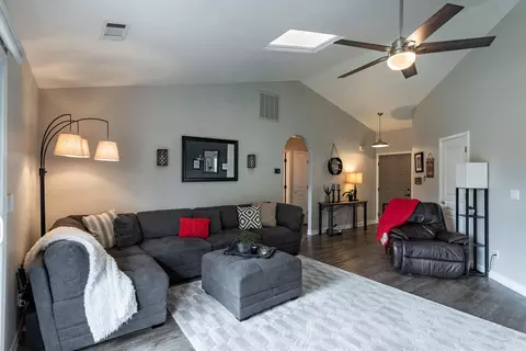 3505 Sunglow Dr, Redding, CA 96001 photo 3