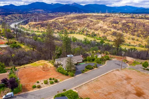 840 Northridge Dr, Redding, CA 96001 photo 4